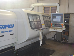 Tornitura con tornio ad auto-apprendimento